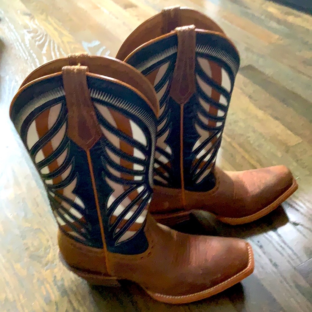 Ariat cowboy boots NWOT